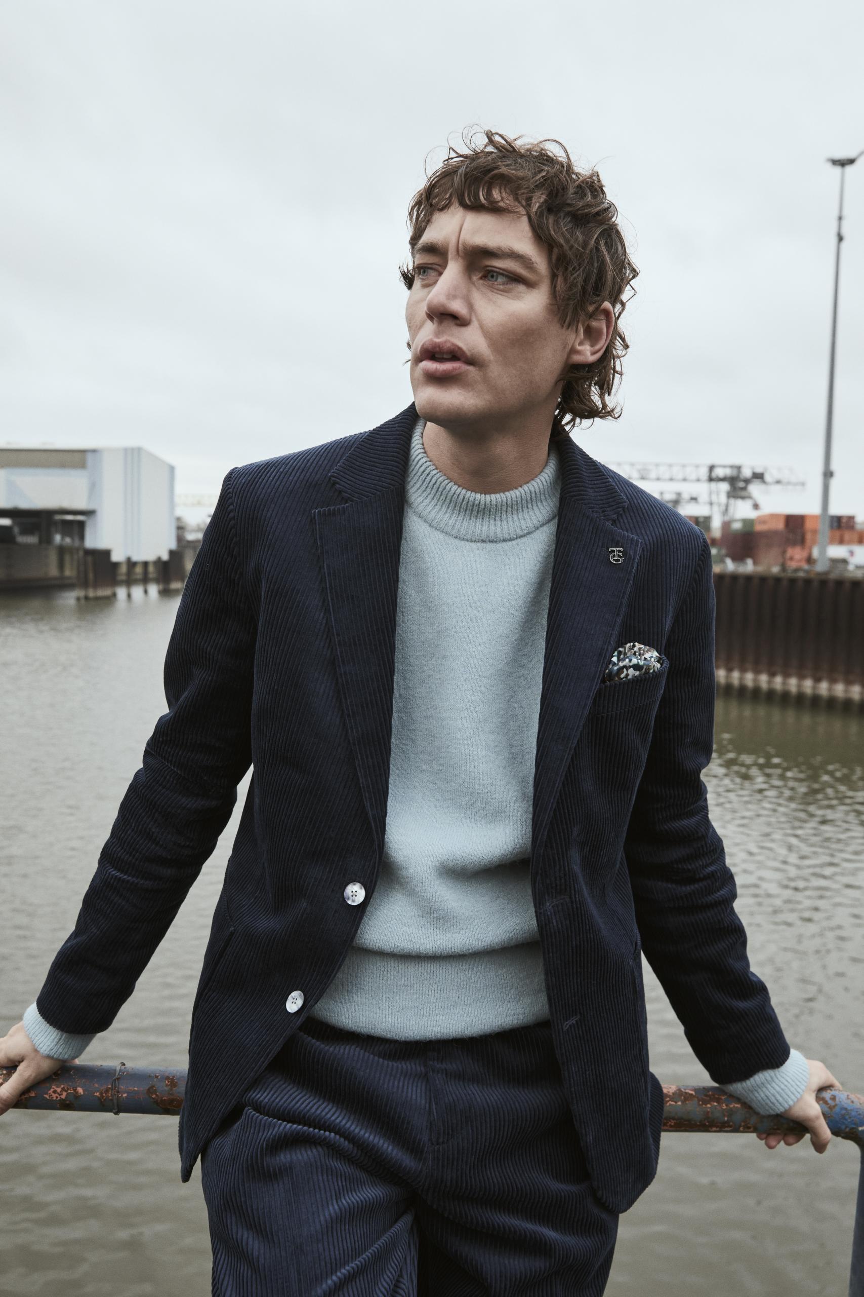 TG_25FW_002_CA_OUTDOOR_LOOK02_0358